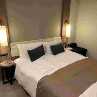 ダブルの18平米ですが、真四角で広く感じました。