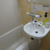 バスタブはやや小さ目。