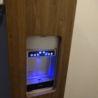 各階エレベーター前にウォーターサーバー完備。