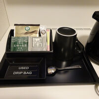 お茶等は客室に用意されていて、コーヒーはドリップパック。