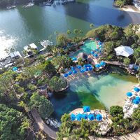 部屋から見たプール