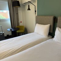 ベーシックなお部屋。下にプールが見えた。