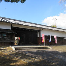 代官所跡長屋門