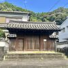 武家屋敷の門のようです