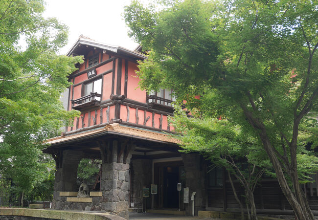 南園の聴松閣は有料でも一見の価値あり