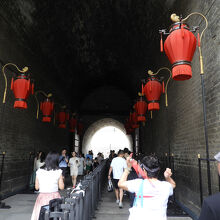 市街地から永寧門入口に向かう地下道