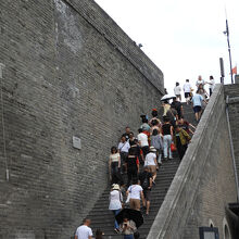 永寧門から城壁に上る階段