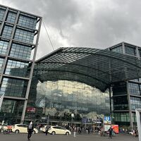 ホテルの方角から見たベルリン中央駅