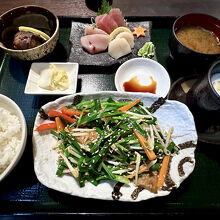 レバニラ炒め定食