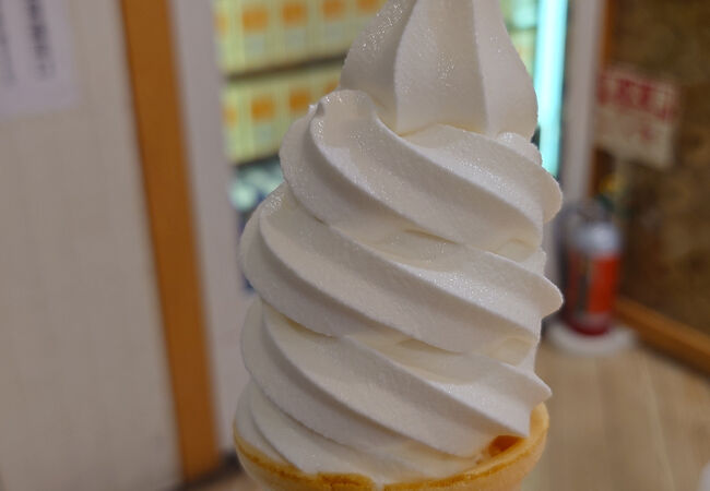 ミルク&パフェ よつ葉ホワイトコージ 新千歳空港店