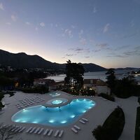 ライトアップのプール