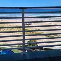 目の前は海！空けると羽アリみたいのが中に入ります。