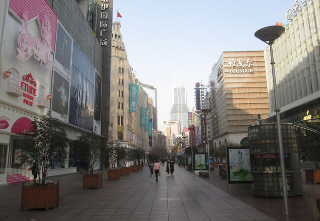 JINS (宏伊国際広場店)