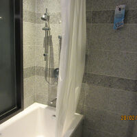 バスルームは綺麗でジャグジー配備。