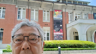 台湾のアーチストだけでなく海外の作品も展示