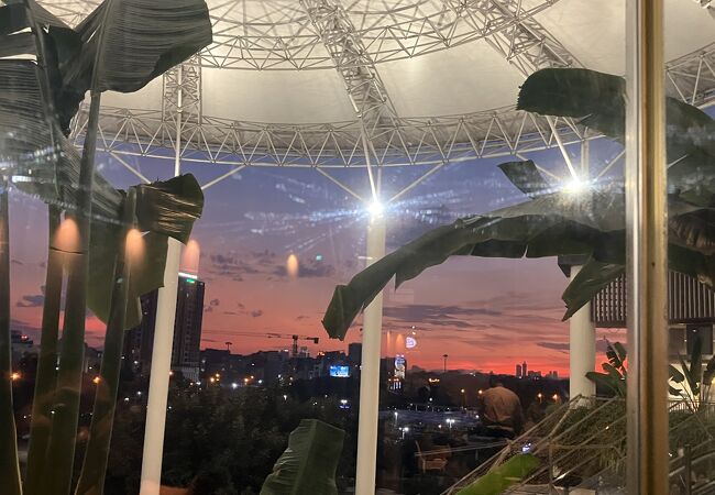 イオンモール (ロンビエン)