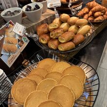 パンは美味しい、ホテルで焼いてる