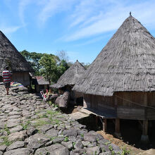 ...伝統的な造りの家屋があるルーテン・プゥ・ビレッジも。