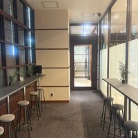 ラウンジは広くはありませんが、ひと息つくにはおすすめです