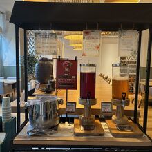 さんぴん茶等日替りで２種類のドリンクサービスあり