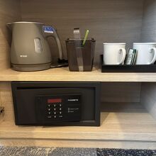 ポット、コップ、セキュリティボックス