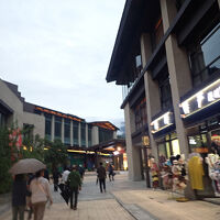 リゾートっぽい店が立ち並んでました