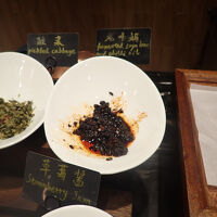 これが食べるラー油「老干媽」です