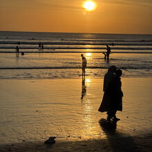 美しい夕日が見られるビーチ