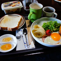 朝食は牛乳つき