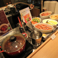 朝食のビーフシチューとトッピング