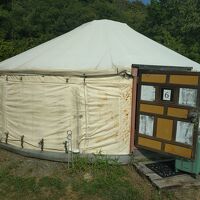 入口は狭いですが…