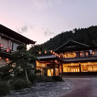 エントランスは秩父祭りのよう