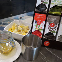 ハンガリーでは、お茶には蜂蜜とレモンが欠かせない。