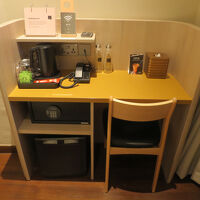 湯沸かしセット、セイフティ・ボックス、冷蔵ボックスあり