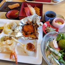 夕食ビュッフェから