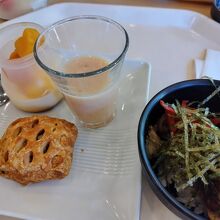 朝食のビュッフェから