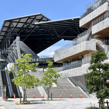 スタジアム内にある