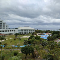 オーシャン・コーラルウィングの低層階ですが、海も見えました