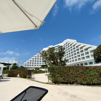 プライベートビーチ側から