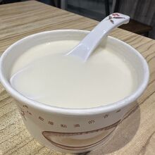 杏仁の液体？はあとがけで別途ついてきます