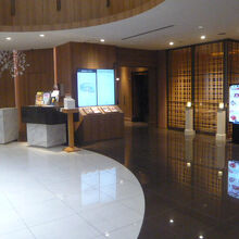 ホテル日航立川のロビーです。広々とした施設でゆっくりできます
