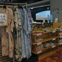 ロビーにある浴衣　好みの浴衣を選べる