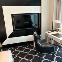 テレビ　デスク