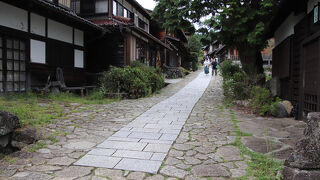 石畳が美しい中山道の宿場町、本陣は文豪「島崎藤村」の実家であり現在藤村美術館になっています。