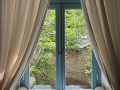 アンフウンド ドア 写真