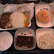 とても辛く八角の臭いが気になります