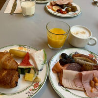 朝食のクロワッサンがサクサクでした