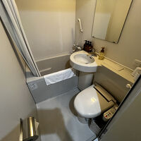 バスルームも狭いめ