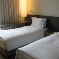 写真で見るより、幅が広いシングルベッドで、寝心地良かった。