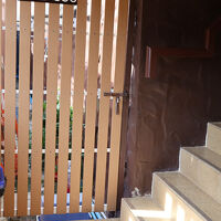 おーい！踏みしろが狭い。気をつけて。タイあるある階段